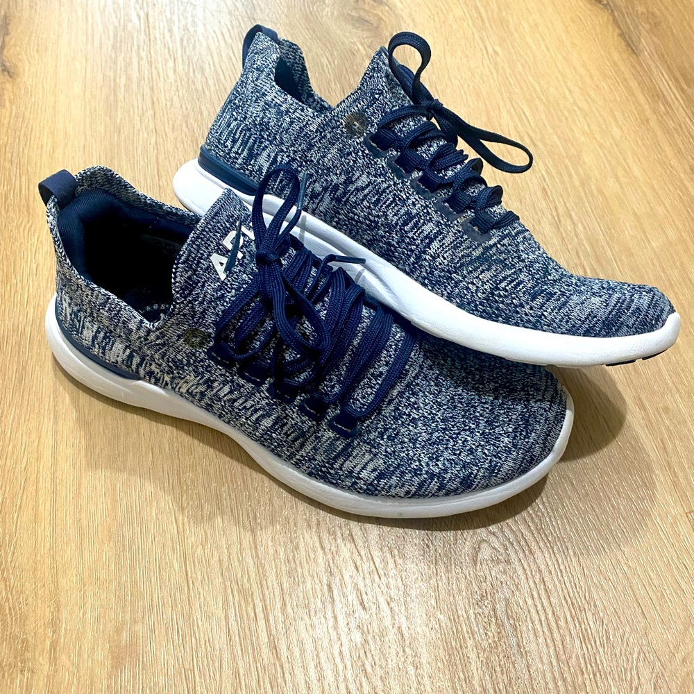 APL Techloom Breeze Woman’s size 7- Like New